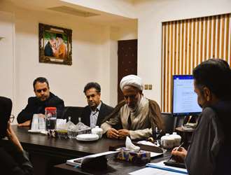 دیدار حجت الاسلام دکتر خواجه پور رئیس دانشکده علوم قرآنی میبد وحجت الاسلام صادقی مدیرکل اوقاف و امور خیریه استان یزد با رییس سازمان مدیریت و برنامه ریزی استان یزد